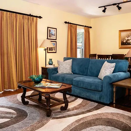 2 Bedroom Secluded Patio With Courtyard 5107P2
